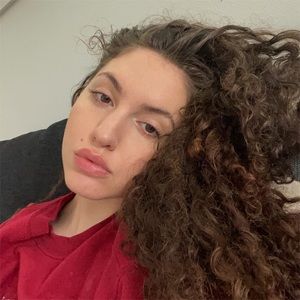 Meet your Posher, Nejla